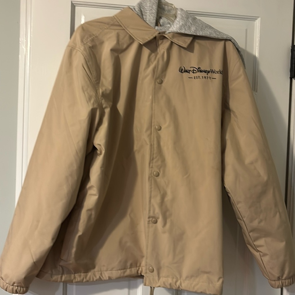 Men’s L Disney jacket w sweatshirt lining